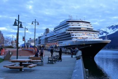 Holland America Line “Koningsdam”で行くアラスカクルーズ１１日間の旅へ！　№１／５　出発～バンクーバー～乗船