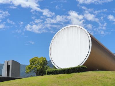 岡山帰省　奈義町現代美術館、きらきら坂、熊山英国庭園