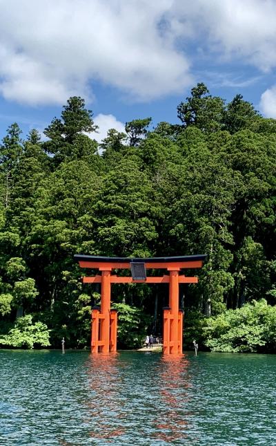 箱根芦ノ湖：九頭龍神社本宮６月例祭　観光バスで縁結びパワースポットへ