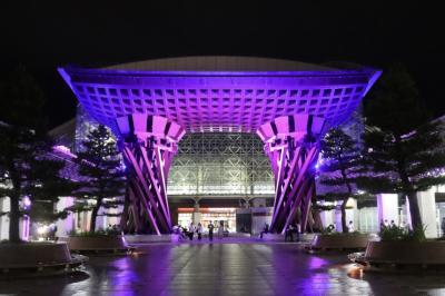 夜のライトアップ金沢駅