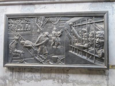 ベトナム　「行った所・見た所」　ハノイ市街にあるハノイ公安博物館とホアロー収容所を見学