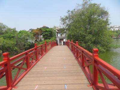 ベトナム　「行った所・見た所」　ハノイ市街のホアンキエム湖周辺を歩きました