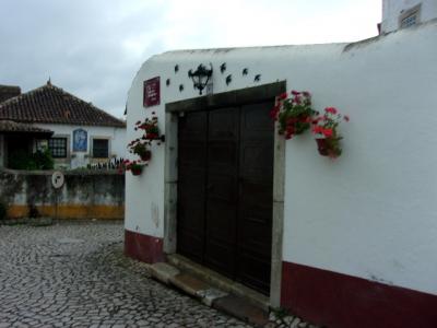 ポルトガルと北スペインを巡るゆったり旅24日間　 ⑩白い壁と城壁の街　オビドス