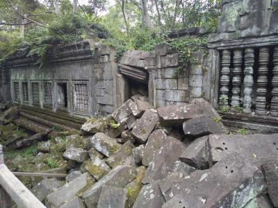 遺跡の町にやってきた(コーケー・ベンメリアツアー5 天空の城ラピュタのモデル?)