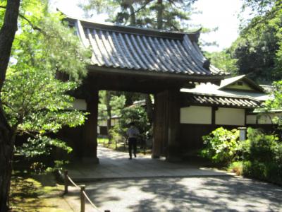 御門と海岸門（三渓園）