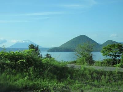 北海道 花の旅 ２）ロープウェイで有珠山へ　昭和新山、洞爺湖の眺望