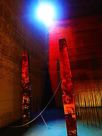 宇都宮-9　大谷石採掘跡a 幻想的な地下大空間　☆自然光差し込み・ライトアップ効果的に