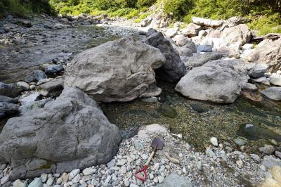 川底をスコップで掘ると温泉に入れる！？ 2023 年お盆・秘境秋山郷の「切明温泉」へのプチトリップ&#12316;