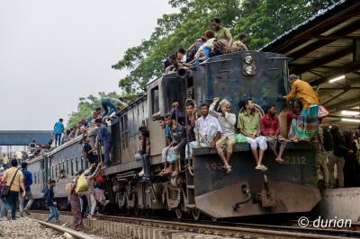 2度目のバングラデシュ５（混雑列車からヒンズー教の祭りに）