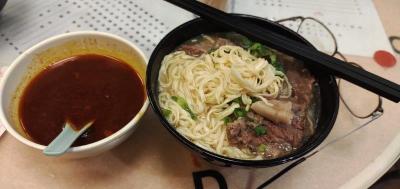無くて七癖 二人旅 マカオ、香港を巡る 2023年9月 九記牛腩でラーメンを食べる