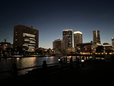 横浜夜のお散歩　海沿いに