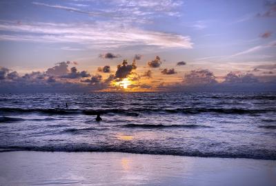約30年ぶりに...『プーケット島』...へ行ってみたの記（夕暮れ時のパトンビーチとビフテキ...／プーケット／タイランド）