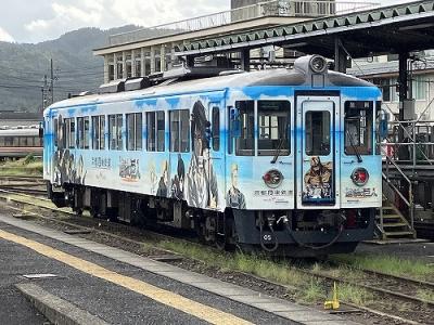 但熊の卵かけご飯と「進撃の巨人」ラッピング列車