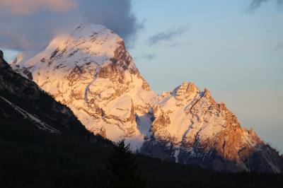 ３年７ヶ月ぶりの海外はイタリア♪⑦　～夕暮れのコルティナダンペッツォ＆吹雪のドロミテ街道～