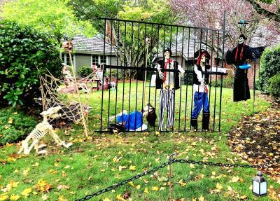 シニアトラベラー！シアトル&バンクーバー満喫の旅（21）マーサーアイランド散策“住宅街のHALLOWEEN飾り”