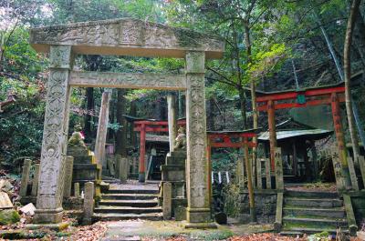 京都府　華の京から30分でたどり着く異空間　今にも妖（あやかし）が出てきそうな「大岩神社」に行ってみた　オッサンネコの一人旅