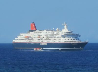 にっぽん丸 八丈島・大洗花火クルーズ (1~2日目): 快晴の島風景が最高でした。
