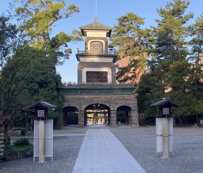 2023秋 金沢 3：金沢朝散歩（尾山神社）