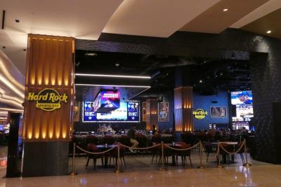 Hard Rock Sports Bar （ハードロックスポーツバー）