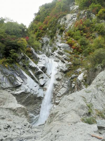 紅葉には早すぎた高瀬渓谷と塩の道ウオーク