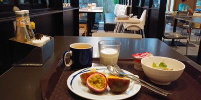 2023/10エアアジアXでバンコク(2)ホリデイインエクスプレスバンコクサトーン泊:パンヤラットハイスクール(ウィン出身校)