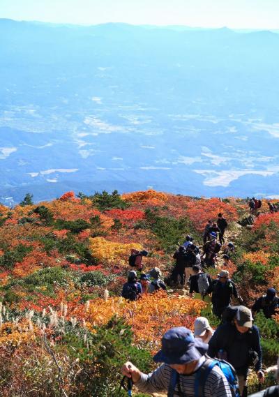 紅葉の福島の山々【2】～ 安達太良山で "ほんとの空”に出会う