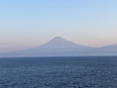 駿河湾から見た朝焼けの富士山　飛鳥2