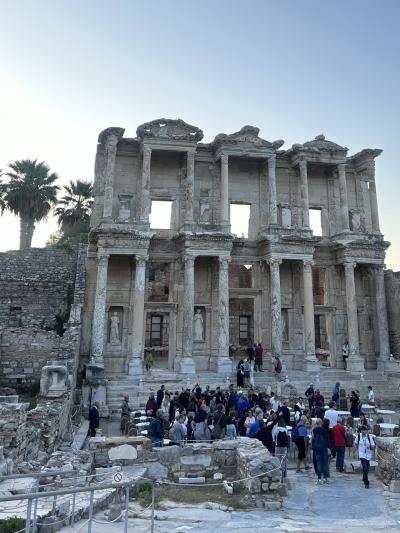 DAY4.いきなりトラブル、クルーズツアーエフェソス遺跡(クシャダス港　トルコ→ギリシャ→クロアチア→イタリア14泊16日クルーズ船の旅