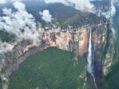 秘境ギアナ高地の旅(2)---カナイマからサンタ・エレナへ