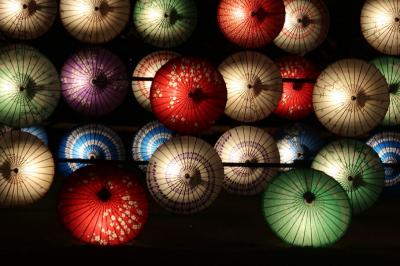 昭和記念公園の紅(黄)葉と「秋の夜散歩」ライトアップ