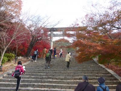 大宰府「宝満宮 竈門神社」の紅葉２０２３【福岡（天神）～宝満宮竈門神社移動編】