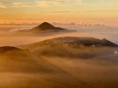 夜明け前が美しい韓国岳のマジックアワー