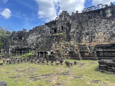 アンコールトムのバプーオン寺院とピミナアカスのおすすめです。