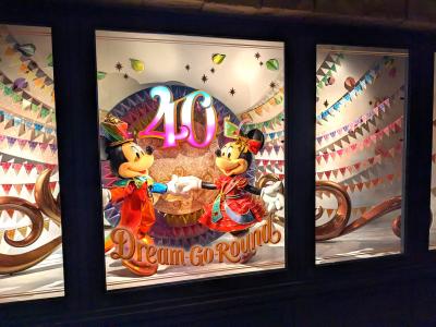 2023年12月　ディズニーシーのクリスマス、JALラウンジ「ビッグバンドビート」