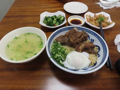 高雄グルメ記(満湯麺食/有機大根の酢漬け/香園牛肉麺/香港發財燒臘店青海店/刺身と焼きそば麺) 2023/12/12-16