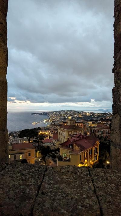 【イタリア・ナポリ】違法花火とゴミが空を飛ぶ、カオスな大晦日