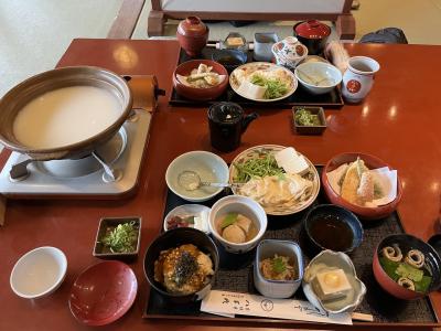 友人と京都で、湯豆腐しゃぶしゃぶを楽しむ