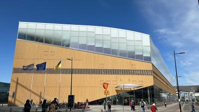 【北欧周遊1人旅２３】世界一の図書館へ。ヘルシンキお勧めスポット巡りで半日観光を楽しみました