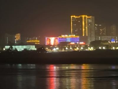 タイ専科  90   チェンセーン到着　格安快適ホテル ＆ メコン川沿い露店食堂