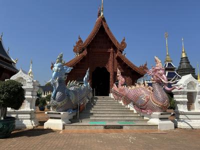 タイ専科103  メーテーン郡　ド派手フォトジェニック  「ワット・バンデン」