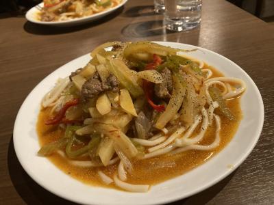 しばしの間外回りだから少し離れたお店で仕事メシ。ビリヤニ、スリランカカレー、ブータン料理のシャモダツィ、ウイグル料理のラグメンを食する。