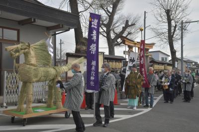 お待たせの復活“1等当選わら駒神馬”桐原牧神社春季例大祭