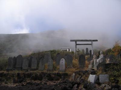 霧に噎ぶ御嶽山（2009年10月3日）