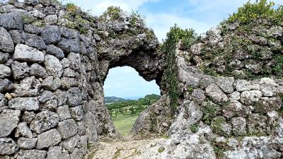 琉球聖地巡り②．中城城跡、勝連城跡、浜比嘉、玉城跡、垣花樋川