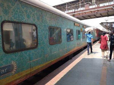 インドも9度目なら③神様のおさがりをいただいて、寝台列車に乗車（ベンガルール）