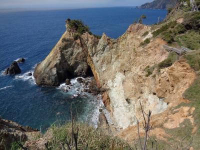 春の西伊豆、青い海と奇岩、そして温泉ーーー。