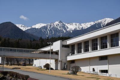 桜が満開の信州路