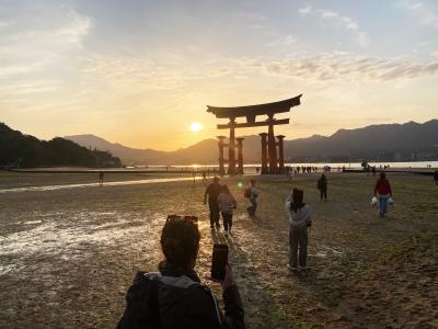 夕暮れの宮島厳島神社