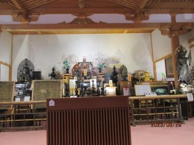 西国観音まほろば奈良の巡礼記（２４）壷阪寺大講堂で諸仏を見て、次の霊場岡寺に向かう。
