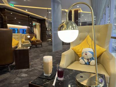 2024.2バリ島一人旅、マイルでビジネス、ファースト、エコ? その5タイ航空で関空へ